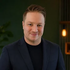 Zakelijk portret van Jesse Peijffers van Cosymize